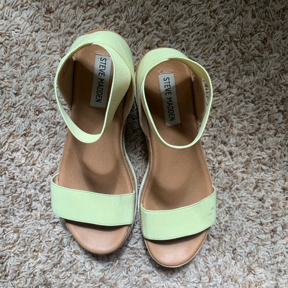 Steve Madden platform wedges - Picture 2 of 2